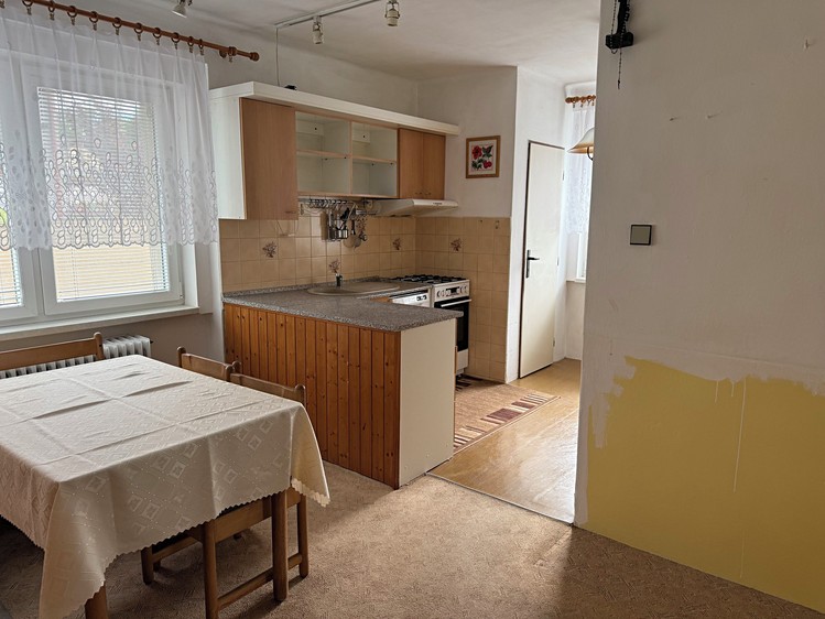 Prodej rodinného domu 198 m², pozemek 800 m² - foto 6