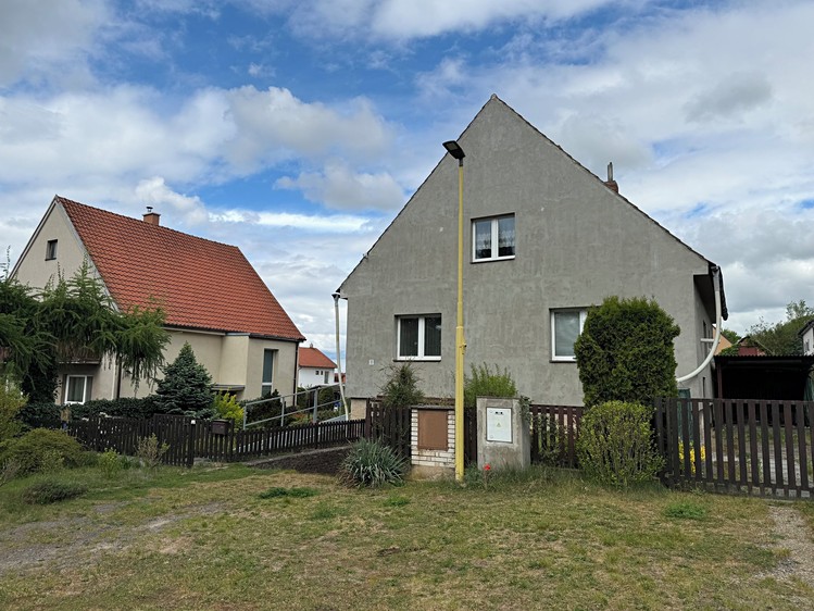 Prodej rodinného domu 198 m², pozemek 800 m² - foto 2