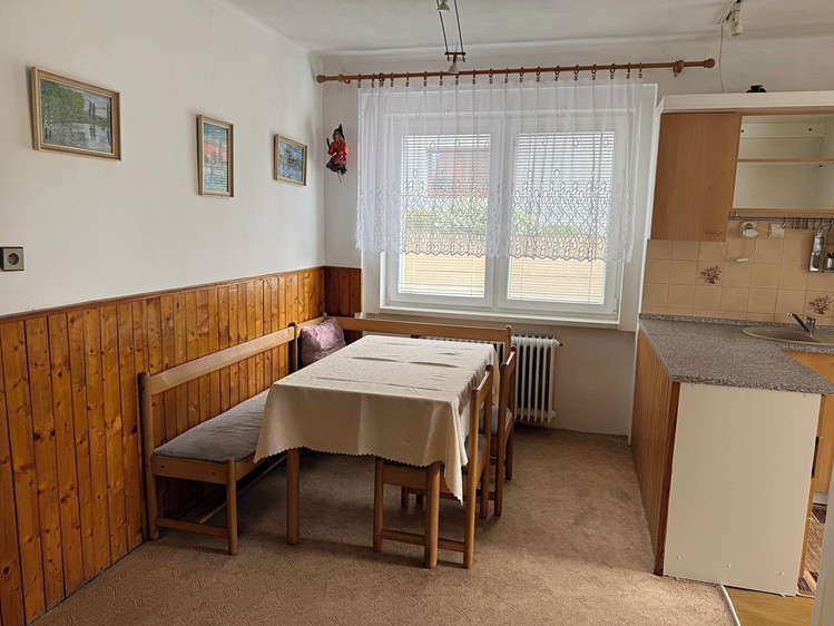 Prodej rodinného domu 198 m², pozemek 800 m² - foto 7