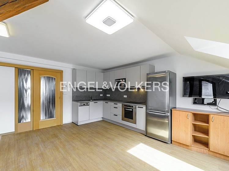 Pronájem bytu 3+kk 104 m² - foto 2