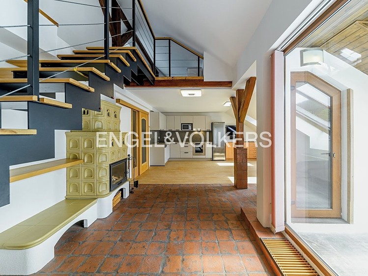 Pronájem bytu 3+kk 104 m² - foto 1