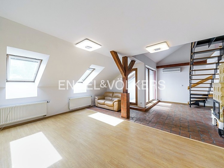 Pronájem bytu 3+kk 104 m² - foto 3