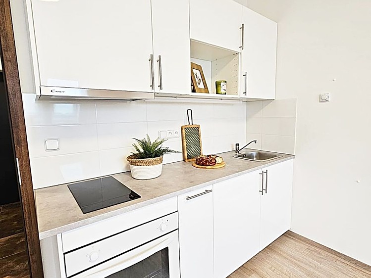 Pronájem bytu 1+kk 34 m² - foto 1
