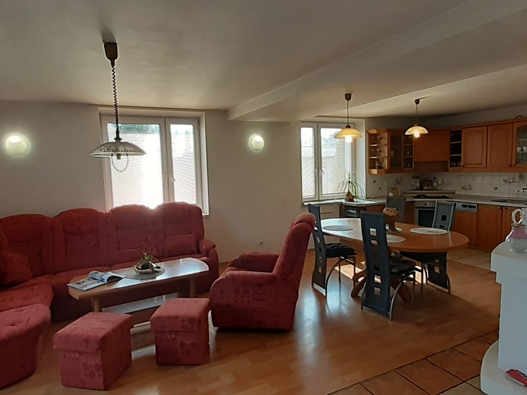 Prodej rodinného domu 342 m², pozemek 3 612 m² - foto 8