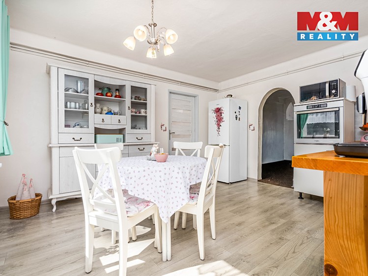 Prodej  rodinného domu 132 m², pozemek 1 760 m² - foto 4