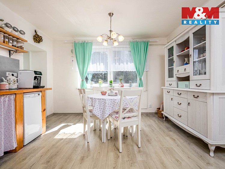 Prodej  rodinného domu 132 m², pozemek 1 760 m² - foto 3