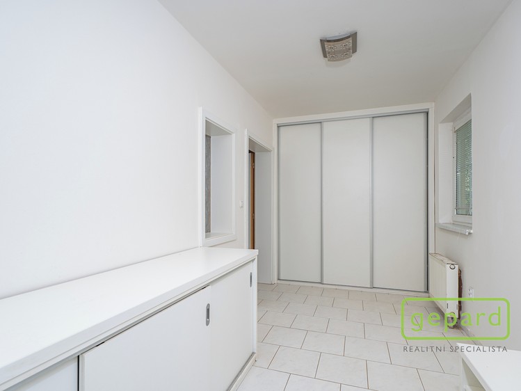 Prodej  rodinného domu 170 m², pozemek 1 071 m² - foto 6