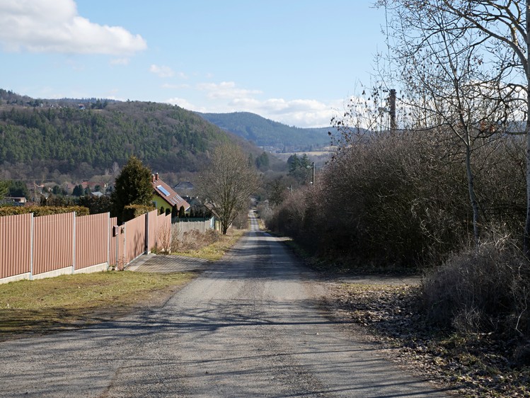 Prodej stavebního pozemku 2 172 m² - foto 2