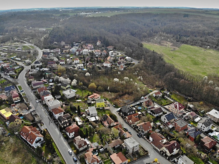 Prodej stavebního pozemku 740 m² - foto 6