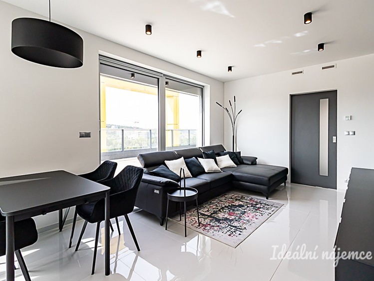 Pronájem bytu 4+kk 107 m² - foto 7
