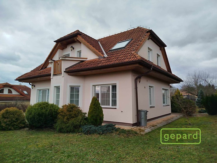 Prodej  rodinného domu 218 m², pozemek 1 352 m² - foto 5