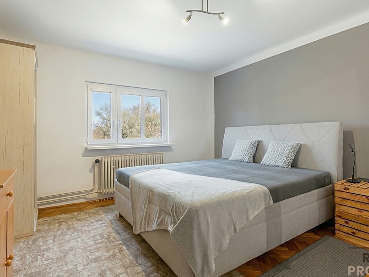Prodej rodinného domu 200 m², pozemek 1 688 m² - foto 3