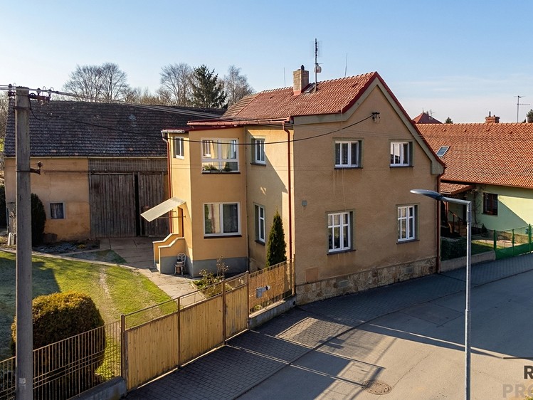 Prodej rodinného domu 200 m², pozemek 1 688 m² - foto 6