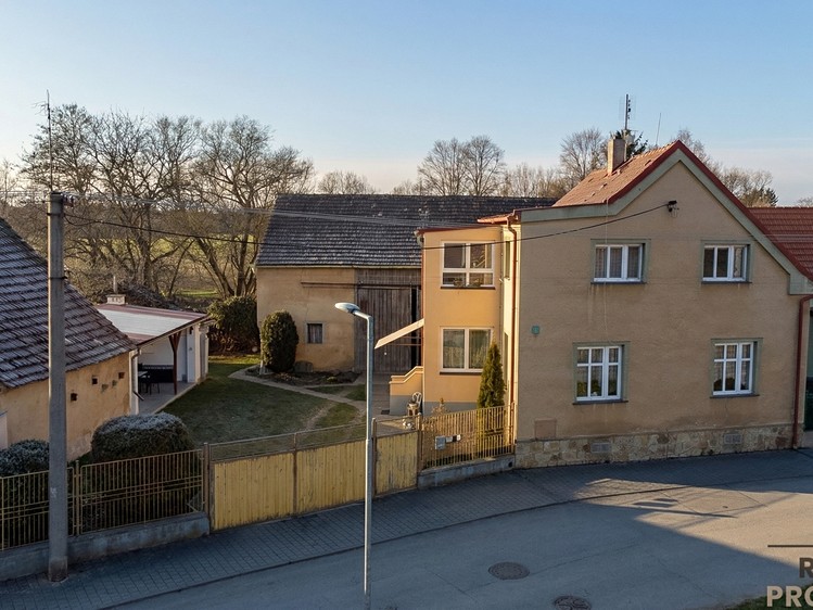 Prodej rodinného domu 200 m², pozemek 1 688 m² - foto 5