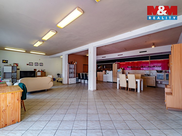 Prodej rodinného domu 650 m², pozemek 460 m² - foto 4
