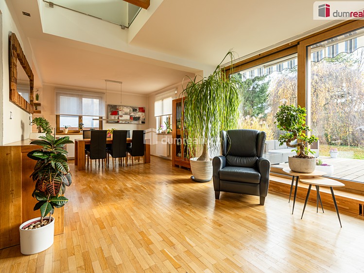 Prodej vily 300 m², pozemek 726 m² - foto 5