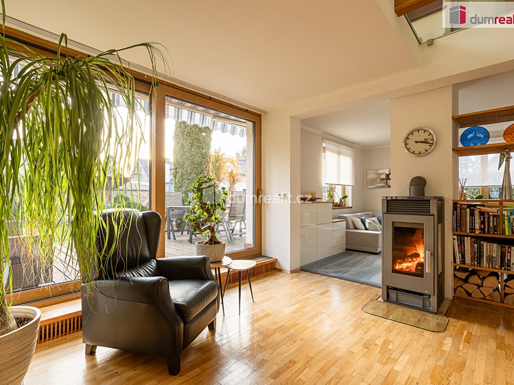 Prodej vily 300 m², pozemek 726 m² - foto 4