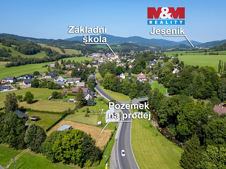 Prodej stavebního pozemku 1 727 m² - foto 1