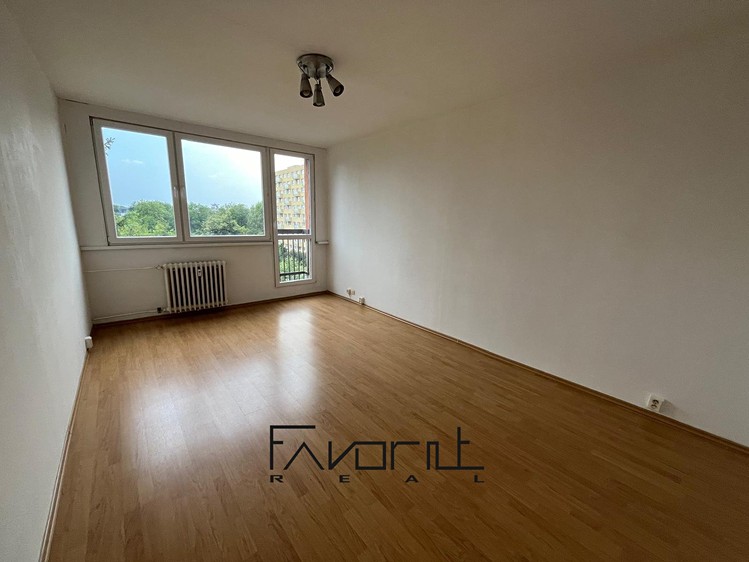 Pronájem bytu 2+1 56 m² - foto 3