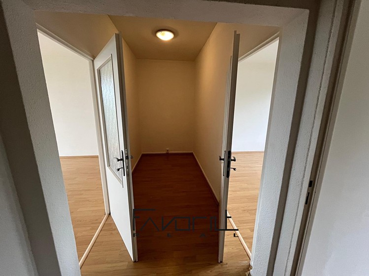 Pronájem bytu 2+1 56 m² - foto 5