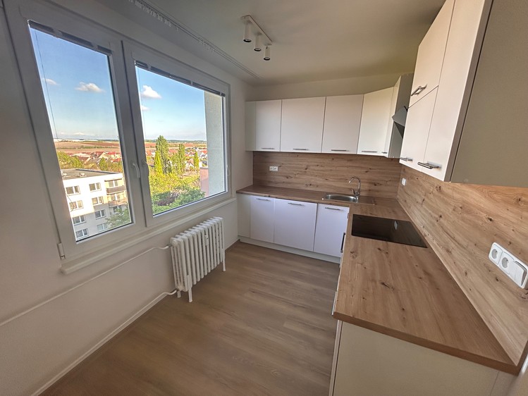 Pronájem bytu 2+kk 61 m² (Jednopodlažní) - foto 3
