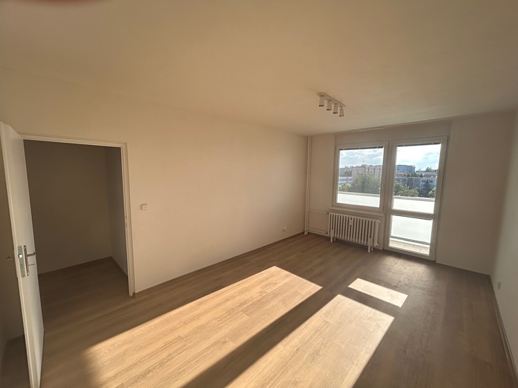 Pronájem bytu 2+kk 61 m² (Jednopodlažní) - foto 7