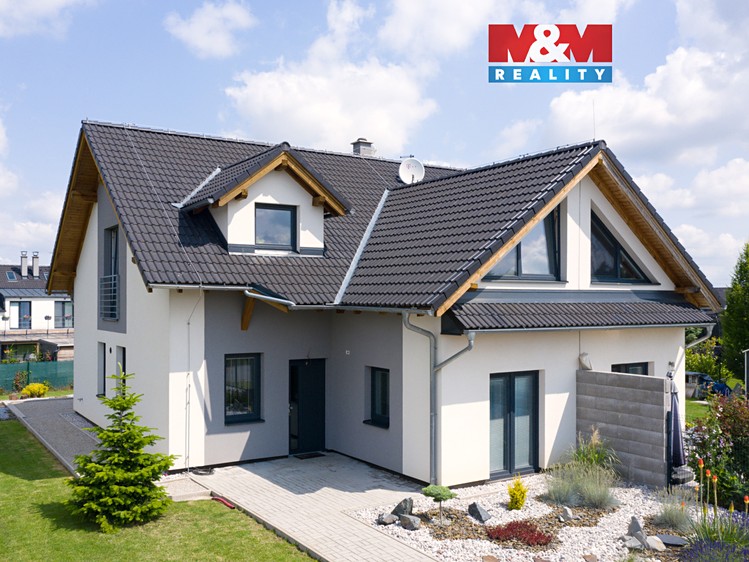 Prodej rodinného domu 125 m², pozemek 606 m² - foto 1