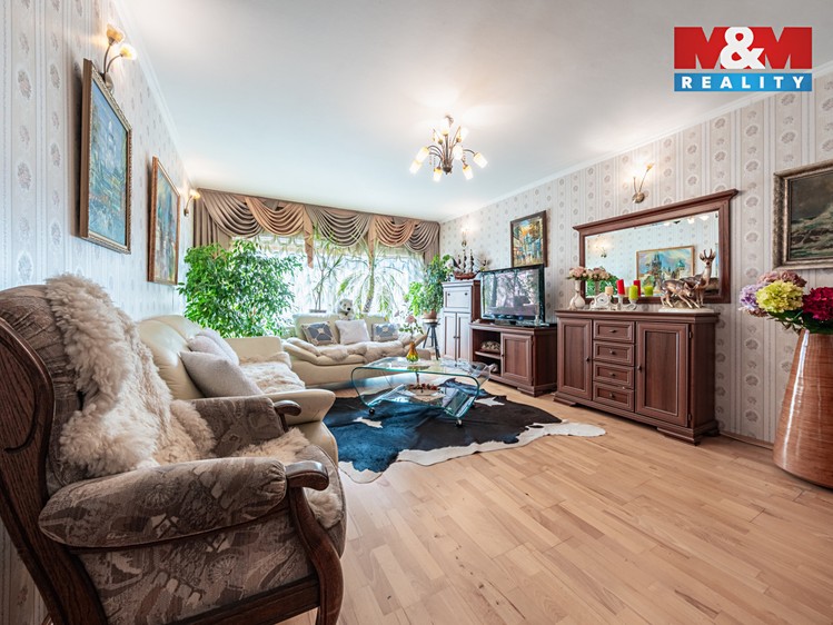 Prodej rodinného domu 144 m², pozemek 582 m² - foto 2