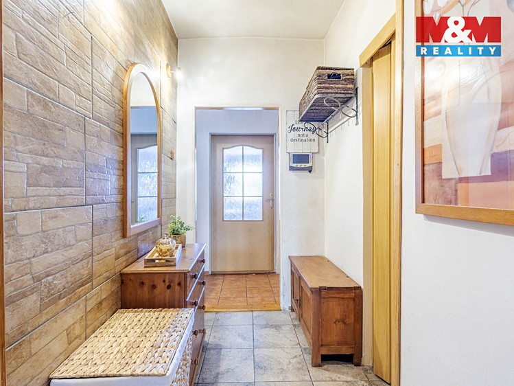 Prodej rodinného domu 240 m², pozemek 775 m² - foto 8