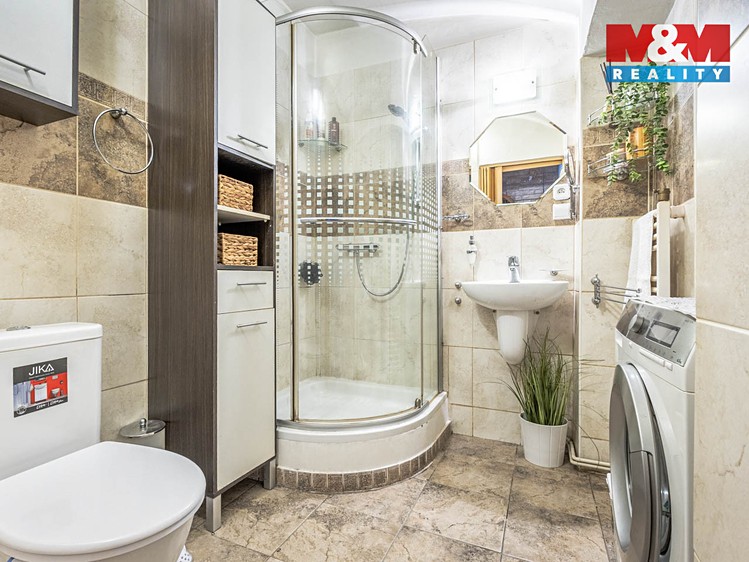 Prodej rodinného domu 240 m², pozemek 775 m² - foto 7