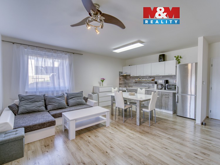 Prodej rodinného domu 94 m², pozemek 838 m² - foto 1
