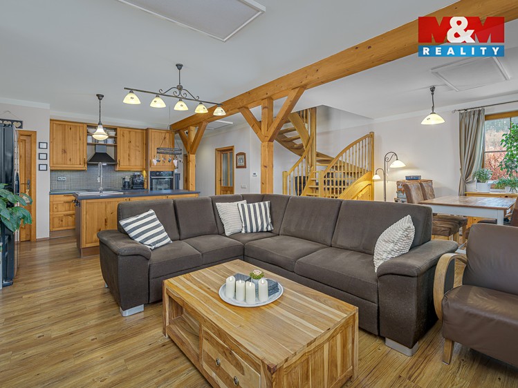 Prodej  rodinného domu 139 m², pozemek 977 m² - foto 4