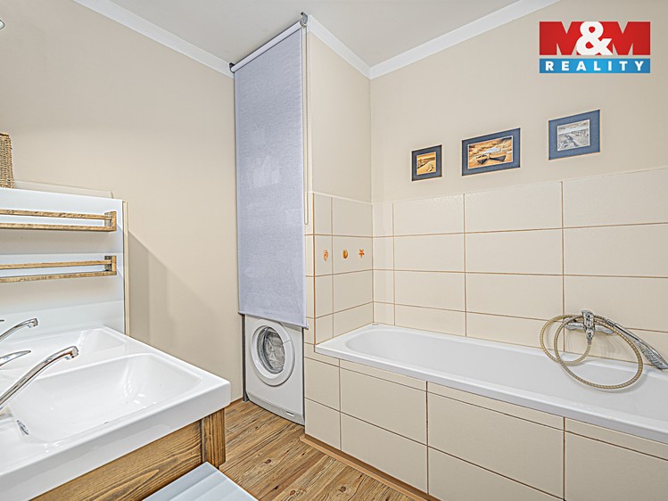 Prodej  rodinného domu 139 m², pozemek 977 m² - foto 7