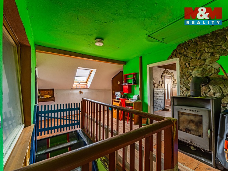 Prodej rodinného domu 200 m², pozemek 1 711 m² - foto 4