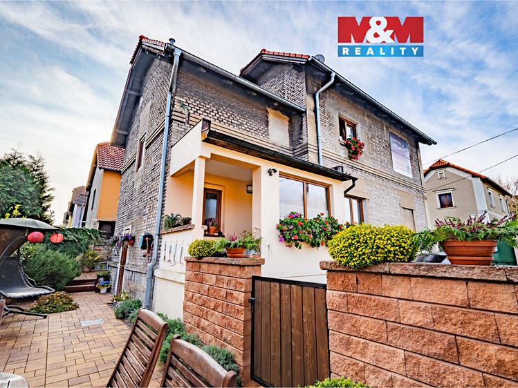 Prodej rodinného domu 163 m², pozemek 340 m² - foto 1