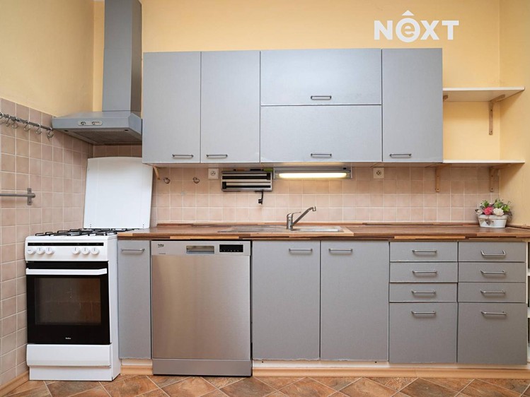 Prodej  rodinného domu 142 m², pozemek 998 m² - foto 3