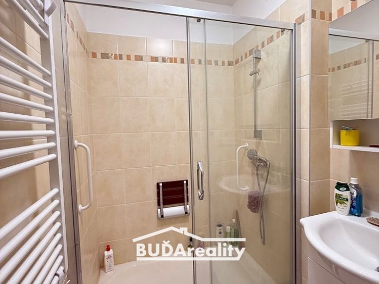Prodej bytu 4+1 77 m² (Jednopodlažní) - foto 3