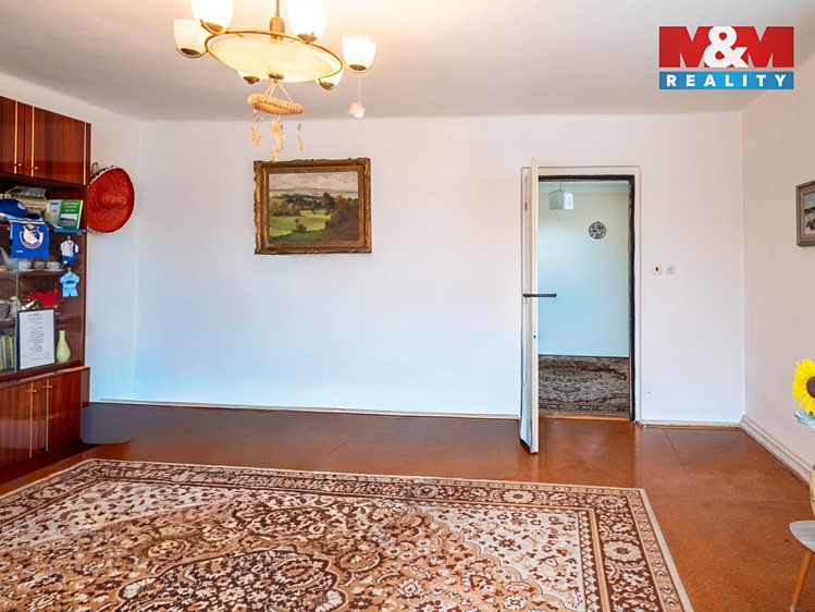 Prodej rodinného domu 205 m², pozemek 646 m² - foto 8