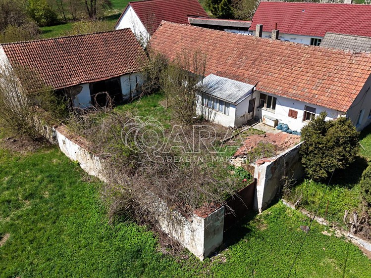 Prodej rodinného domu 83 m², pozemek 2 745 m² - foto 1