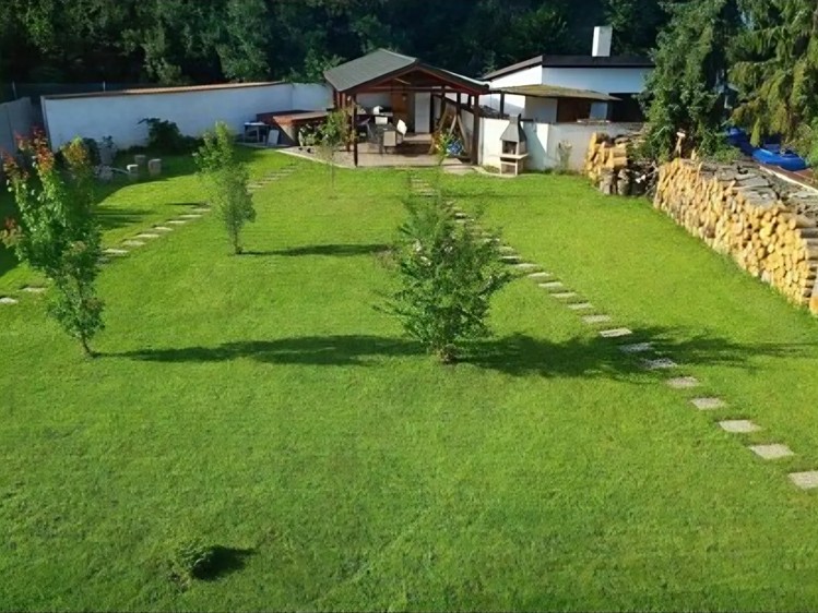 Prodej rodinného domu 295 m², pozemek 962 m² - foto 4