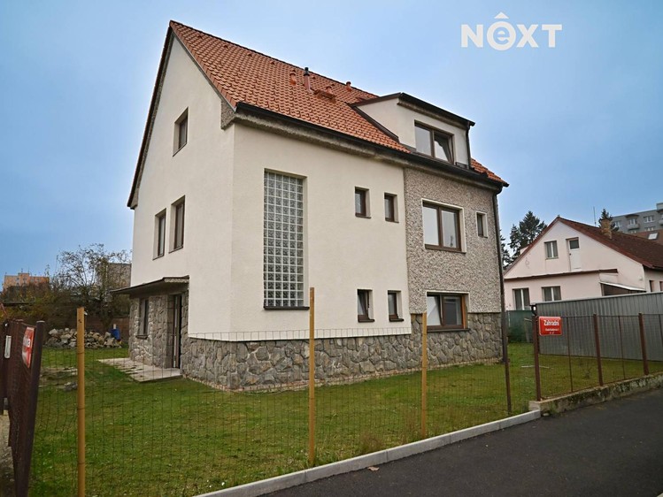 Prodej bytu 3+1 64 m² - foto 1