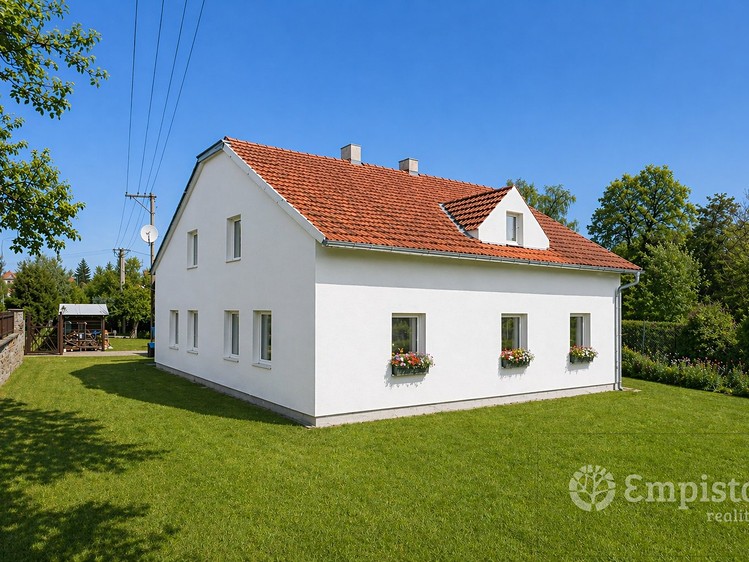 Prodej rodinného domu 200 m², pozemek 1 369 m² - foto 1