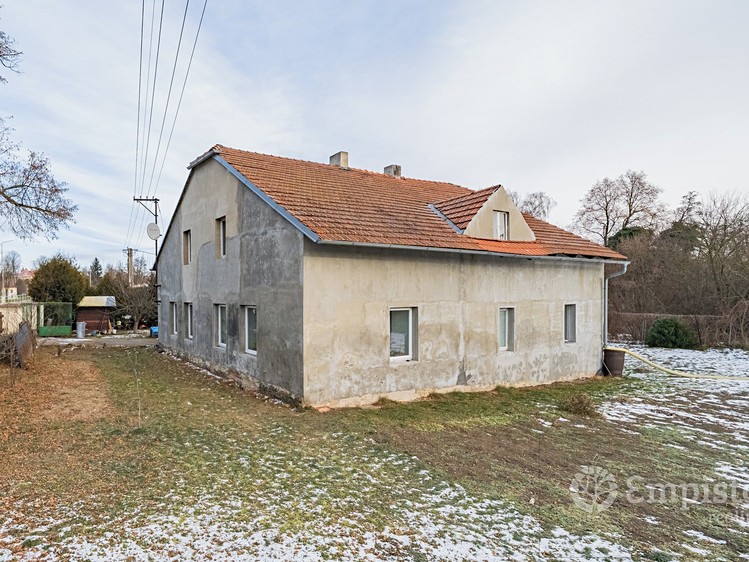 Prodej rodinného domu 200 m², pozemek 1 369 m² - foto 2