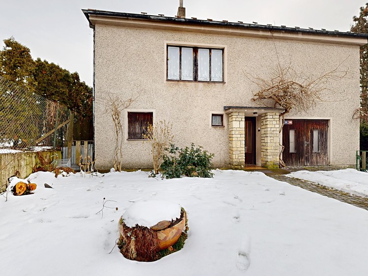 Prodej rodinného domu 138 m², pozemek 685 m² - foto 2