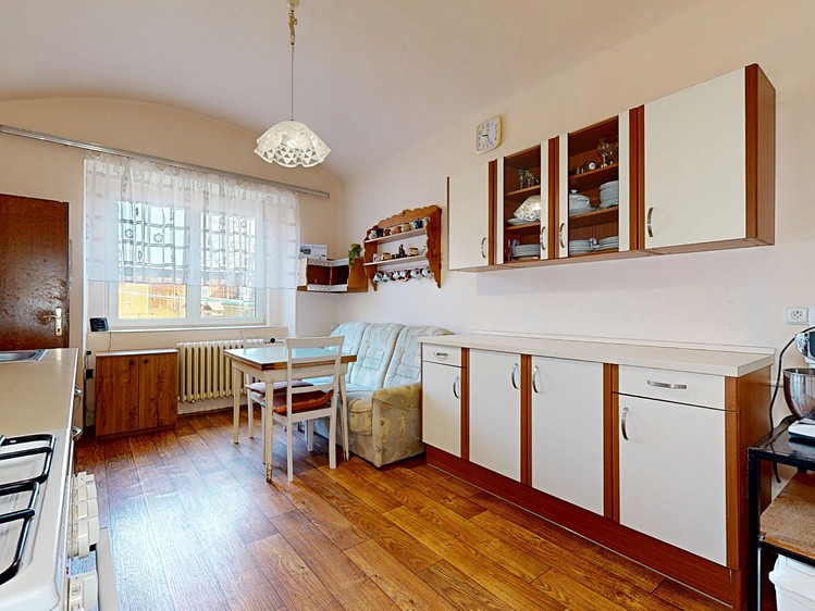 Prodej rodinného domu 150 m², pozemek 1 674 m² - foto 5