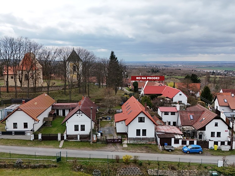 Prodej rodinného domu 207 m², pozemek 355 m² - foto 2