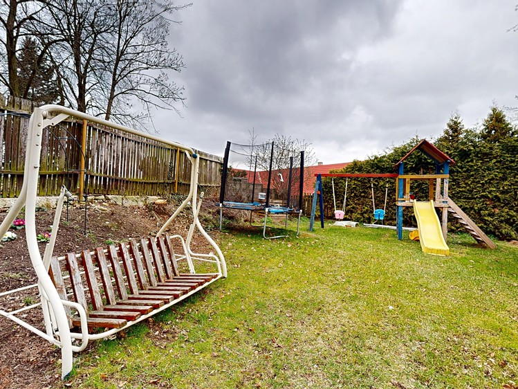Prodej rodinného domu 207 m², pozemek 355 m² - foto 4