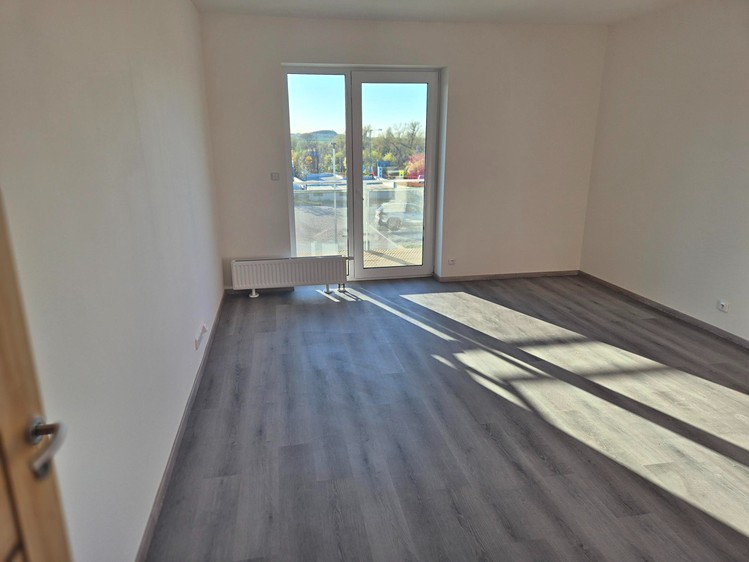 Pronájem bytu 1+kk 37 m² - foto 3