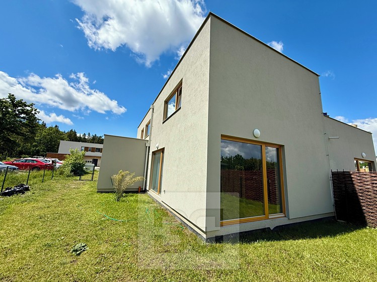 Prodej rodinného domu 181 m², pozemek 846 m² - foto 5
