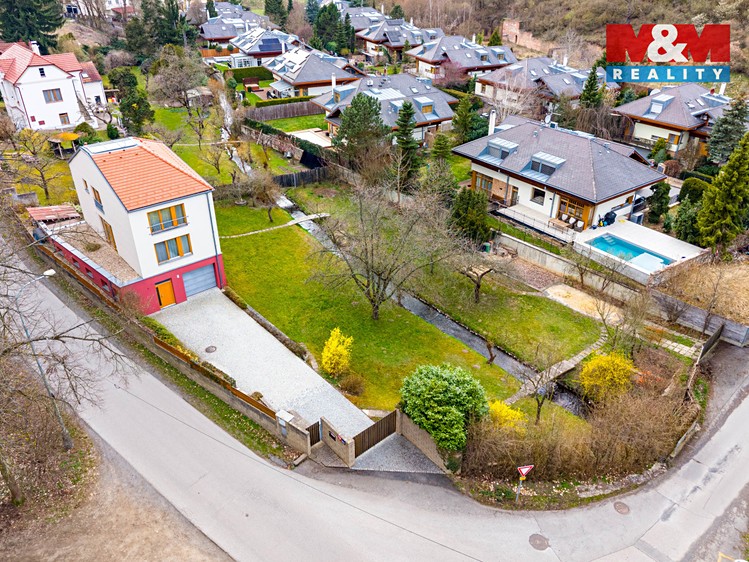 Prodej rodinného domu 230 m², pozemek 1 453 m² - foto 5